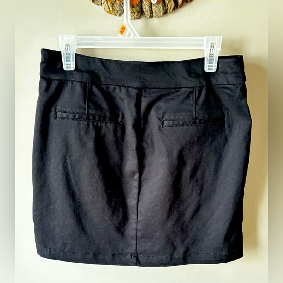 New Chaps Black Pull On Bermuda Skort - Medium - Picture 3 of 4